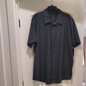 Black Short Sleeve Button-Up Shirt